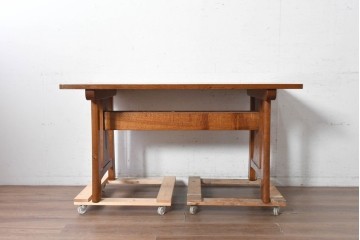 中古　Oak Village(オークヴィレッジ)　オーク材　豊かな木目と端正な木組みが魅力のダイニングテーブル　(R-090882)
