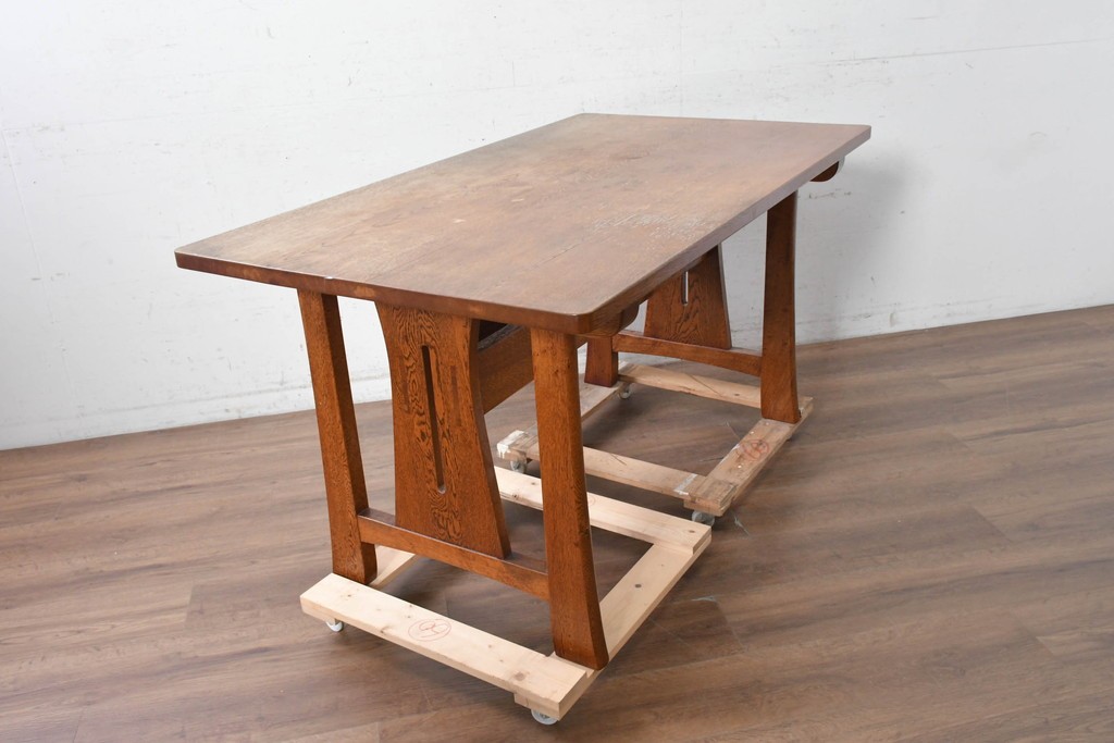 中古　Oak Village(オークヴィレッジ)　オーク材　豊かな木目と端正な木組みが魅力のダイニングテーブル　(R-090882)