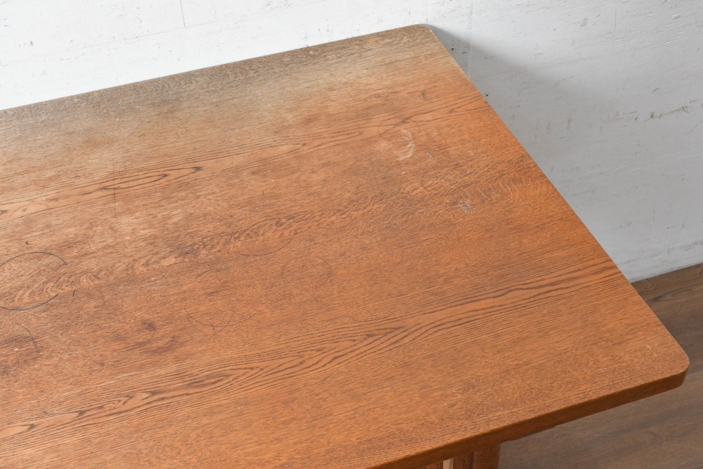 中古　Oak Village(オークヴィレッジ)　オーク材　豊かな木目と端正な木組みが魅力のダイニングテーブル　(R-090882)