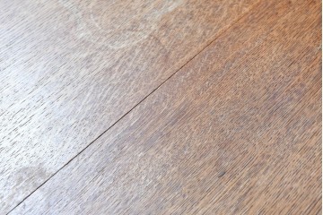 中古　Oak Village(オークヴィレッジ)　オーク材　豊かな木目と端正な木組みが魅力のダイニングテーブル　(R-090882)