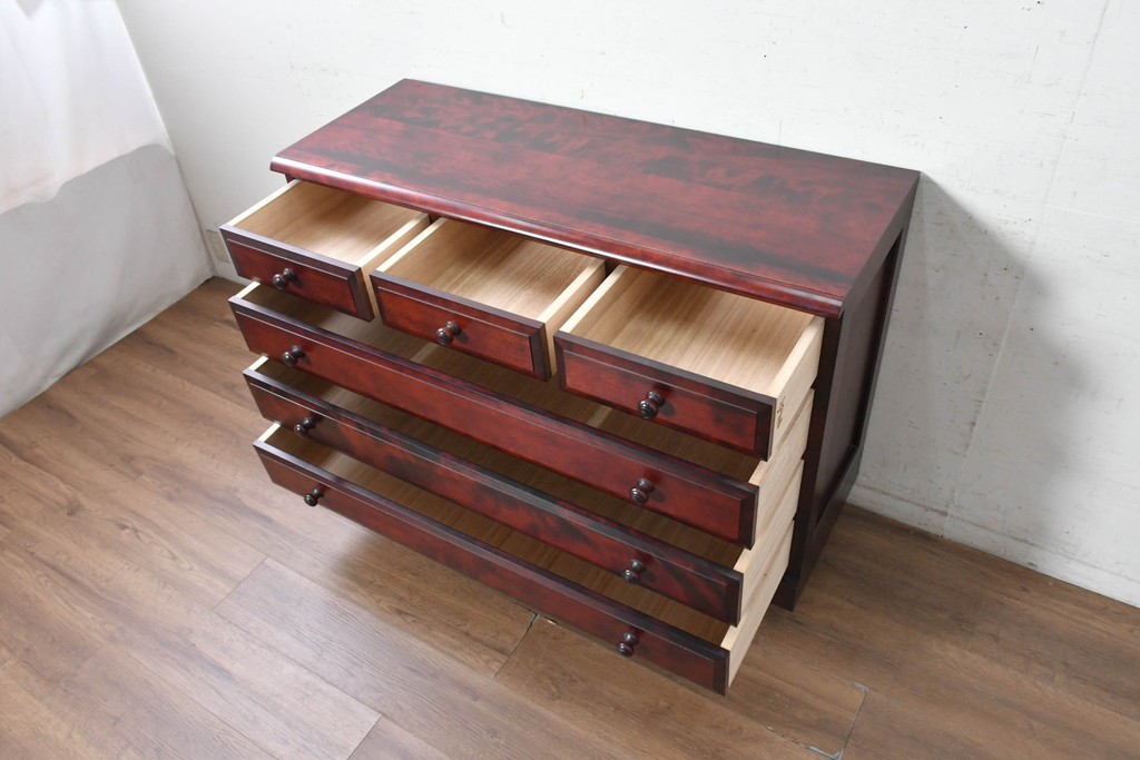 中古　美品　北の匠　山室家具製作所　深みのある色合いが魅力のローチェスト　(R-090885)
