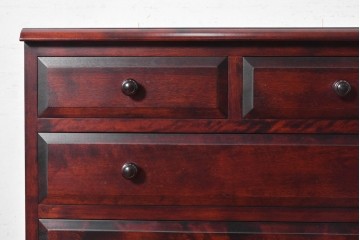 中古　美品　北の匠　山室家具製作所　深みのある色合いが魅力のローチェスト　(R-090885)