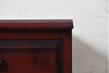 中古　美品　北の匠　山室家具製作所　深みのある色合いが魅力のローチェスト　(R-090885)