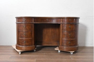 中古　DREXEL HERITAGE(ドレクセルヘリテイジ)　Cameo Classics(キャメオクラシックス)　気品ある曲面フォルムと木目が魅力のキドニーデスク　(R-090887)