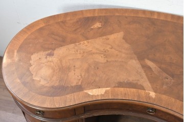 中古　DREXEL HERITAGE(ドレクセルヘリテイジ)　Cameo Classics(キャメオクラシックス)　気品ある曲面フォルムと木目が魅力のキドニーデスク　(R-090887)