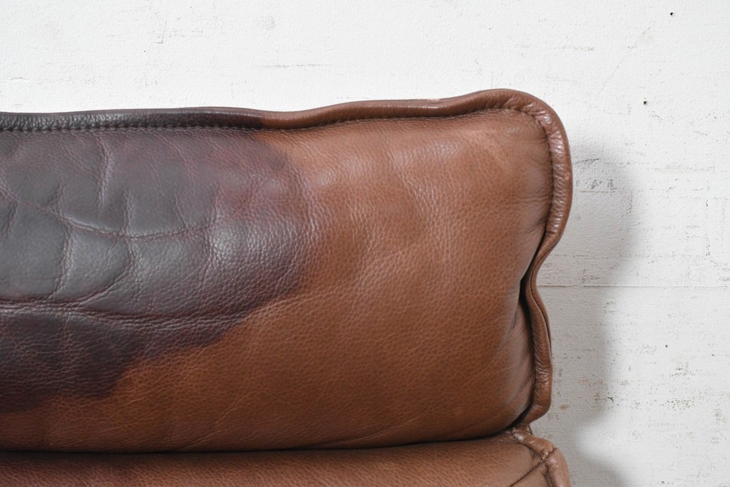 【簡易リペア限定品】　北欧ヴィンテージ　ノルウェー　LIED MOBLER(リードボブラー)　ハイバックと回転式の脚部を備えたリクライニングチェア　※革にダメージ有り　(R-090888)
