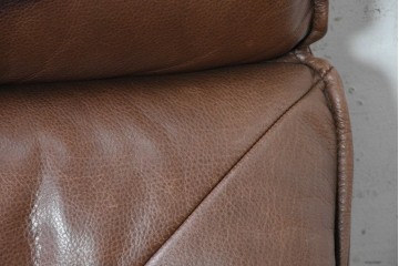 【簡易リペア限定品】　北欧ヴィンテージ　ノルウェー　LIED MOBLER(リードボブラー)　ハイバックと回転式の脚部を備えたリクライニングチェア　※革にダメージ有り　(R-090888)