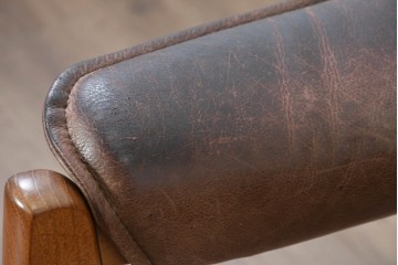 【簡易リペア限定品】　北欧ヴィンテージ　ノルウェー　LIED MOBLER(リードボブラー)　ハイバックと回転式の脚部を備えたリクライニングチェア　※革にダメージ有り　(R-090888)