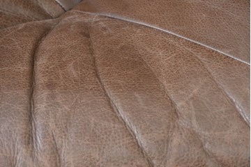 【簡易リペア限定品】　北欧ヴィンテージ　ノルウェー　LIED MOBLER(リードボブラー)　ハイバックと回転式の脚部を備えたリクライニングチェア　※革にダメージ有り　(R-090888)