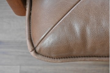 北欧ヴィンテージ　ノルウェー　LIED MOBLER(リードボブラー)　背面まで楽しめる縦桟のフレームの2人掛けソファ　(R-090889)