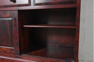 中古　北の匠　山室家具製作所　カバ材　深みのある色合いが魅力の食器棚　(R-090891)