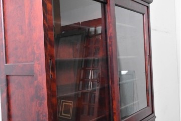 中古　北の匠　山室家具製作所　カバ材　深みのある色合いが魅力の食器棚　(R-090891)