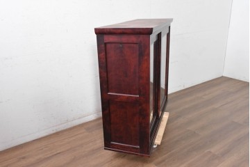 中古　北の匠　山室家具製作所　カバ材　豊かな木目が魅力のガラス戸キャビネット　(R-090892)