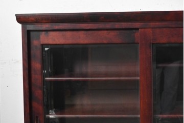 中古　北の匠　山室家具製作所　カバ材　豊かな木目が魅力のガラス戸キャビネット　(R-090892)