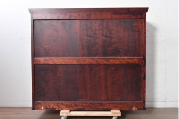 中古　北の匠　山室家具製作所　カバ材　豊かな木目が魅力のガラス戸キャビネット　(R-090892)