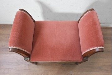 中古　アメリカ高級輸入家具　マホガニー材　ピンクのファブリックが華やかなクラシカルベンチスツール　(R-090903)
