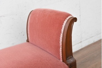中古　アメリカ高級輸入家具　マホガニー材　ピンクのファブリックが華やかなクラシカルベンチスツール　(R-090903)