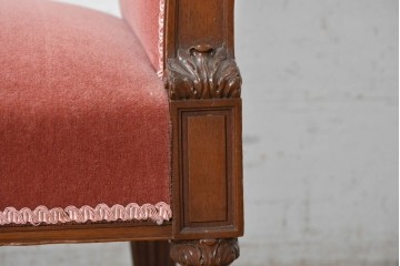 中古　アメリカ高級輸入家具　マホガニー材　ピンクのファブリックが華やかなクラシカルベンチスツール　(R-090903)