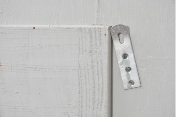 フランスアンティーク　1920年頃　淡いペイントと繊細な浮き彫り彫刻が美しいミラー　(R-090904)