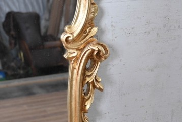 中古　イタリア高級家具　SILIK(シリック)　ロココ調の細やかで豪華な彫刻が見事!　存在感抜群のウォールミラー　(R-090905)
