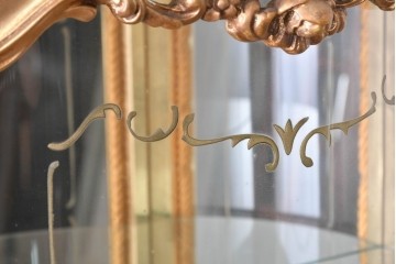 中古　美品　SILIK(シリック)　優美な装飾が華やかなロココ調キュリオケース　定価約220万円　(R-090909)
