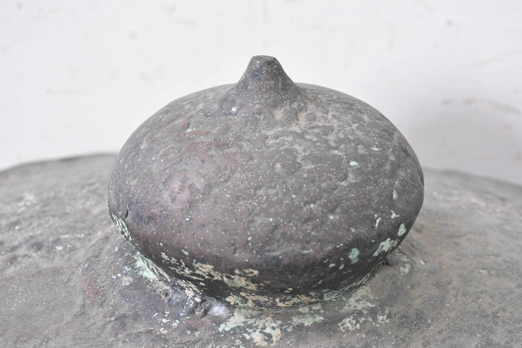 【簡易リペア限定品】　和製アンティーク　安土桃山時代　辻与次郎作　花枝の透かし意匠が施された青銅製の燈籠　(R-090911)