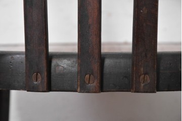 ヨーロッパアンティーク　1920年頃　曲線的なフォルムが魅力のベントウッドアームチェア　(R-090913)