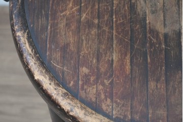 ヨーロッパアンティーク　1920年頃　曲線的なフォルムが魅力のベントウッドアームチェア　(R-090914)