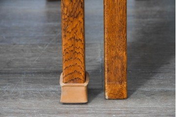 《張地の張り替え加工費込み》　中古　Oak Village(オークヴィレッジ)　オーク材　すっきりとした縦長フォルムのダイニングチェア4脚セット　定価(4脚合計)約36万円　(R-090916)