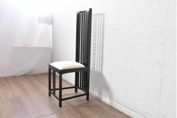 スペインヴィンテージ　希少!　正規復刻品　Charles Rennie Mackintosh(チャールズ・レニー・マッキントッシュ)デザイン　1904.17　シリアルNo.204　B.D&EIX製造　直線的な意匠が目を惹くハイチェア　(R-090917)