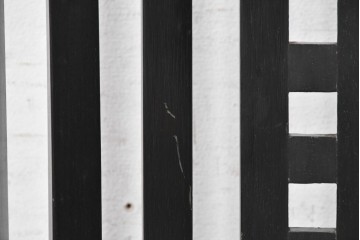 スペインヴィンテージ　希少!　正規復刻品　Charles Rennie Mackintosh(チャールズ・レニー・マッキントッシュ)デザイン　1904.17　シリアルNo.204　B.D&EIX製造　直線的な意匠が目を惹くハイチェア　(R-090917)
