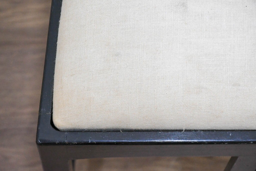 スペインヴィンテージ　希少!　正規復刻品　Charles Rennie Mackintosh(チャールズ・レニー・マッキントッシュ)デザイン　1904.17　シリアルNo.204　B.D&EIX製造　直線的な意匠が目を惹くハイチェア　(R-090917)