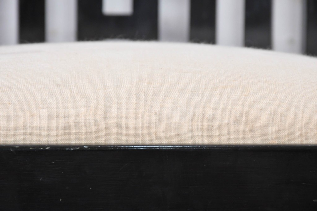 スペインヴィンテージ　希少!　正規復刻品　Charles Rennie Mackintosh(チャールズ・レニー・マッキントッシュ)デザイン　1904.17　シリアルNo.204　B.D&EIX製造　直線的な意匠が目を惹くハイチェア　(R-090917)