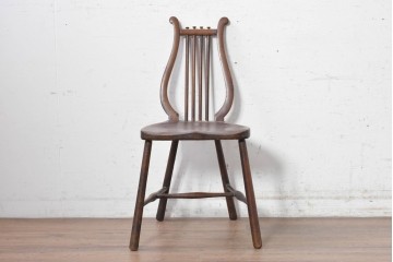 【簡易リペア限定品】　イギリスアンティーク　竪琴を思わせる優美な背もたれが目を惹くライアバックチェア　(R-090918)