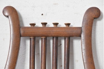 【簡易リペア限定品】　イギリスアンティーク　竪琴を思わせる優美な背もたれが目を惹くライアバックチェア　(R-090918)