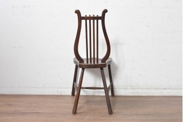 【簡易リペア限定品】　イギリスアンティーク　竪琴を思わせる優美な背もたれが目を惹くライアバックチェア　(R-090918)