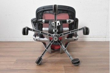 中古　okamura(オカムラ)　Contessa(コンテッサ)　鮮やかなレッドが映えるオフィスチェア　定価約31万円　(R-090926)