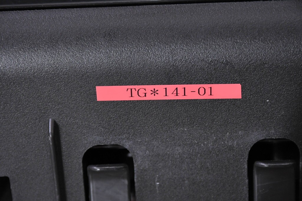 中古　okamura(オカムラ)　Contessa(コンテッサ)　鮮やかなレッドが映えるオフィスチェア　定価約31万円　(R-090926)