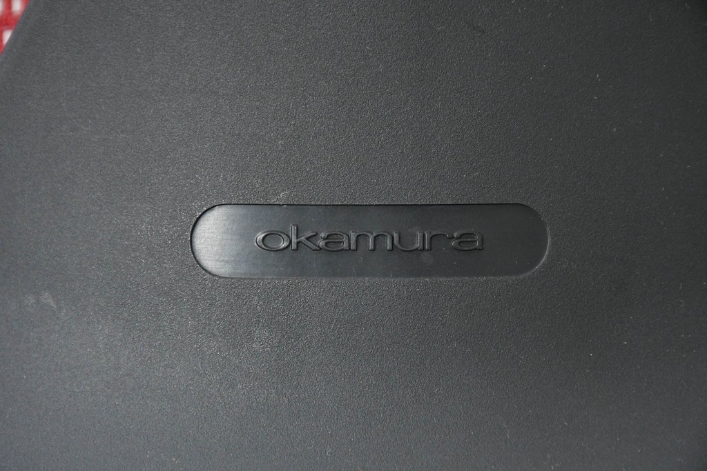 中古　okamura(オカムラ)　Contessa(コンテッサ)　鮮やかなレッドが映えるオフィスチェア　定価約31万円　(R-090927)
