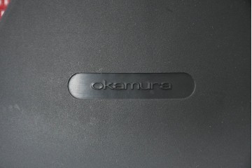 中古　okamura(オカムラ)　Contessa(コンテッサ)　鮮やかなレッドが映えるオフィスチェア　定価約31万円　(R-090927)