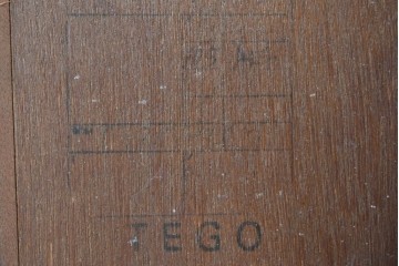 中古　美品　イギリス　Bevan Funnell(ビヴァン・ファンネル)　Reprodux(リプロダックス)　マホガニー材　豊かな木目が映えるテレビキャビネット　(R-090929)