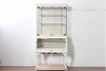 中古　特注品　白いフレームと猫脚が上品な照明付きガラスキャビネット　(R-090932)