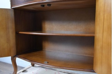 中古　美品　イタリア　象嵌と猫脚が優美なサイドボード　(R-090933)