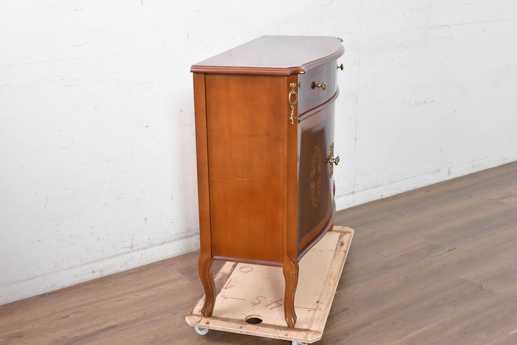 中古　美品　イタリア　象嵌と猫脚が優美なサイドボード　(R-090933)