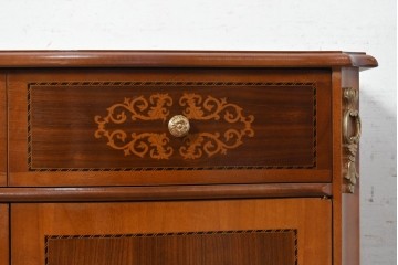 中古　美品　イタリア　象嵌と猫脚が優美なサイドボード　(R-090933)