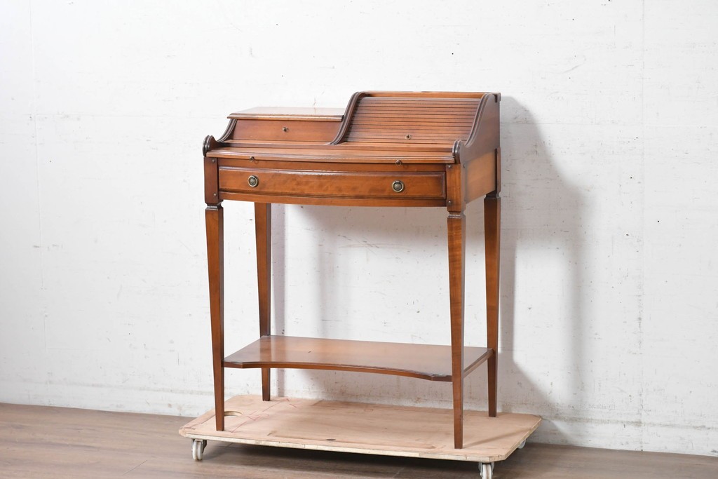 中古　美品　フランス　輸入家具　アンティーク調のシャッター扉付きライティングビューロー　定価推定約35万円　(R-090934)