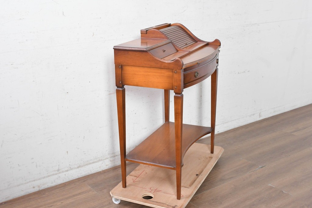 中古　美品　フランス　輸入家具　アンティーク調のシャッター扉付きライティングビューロー　定価推定約35万円　(R-090934)