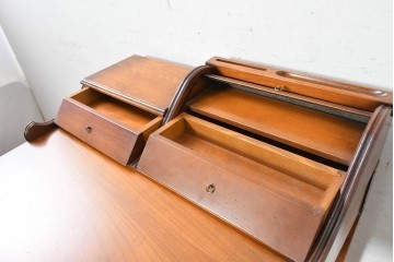 中古　美品　フランス　輸入家具　アンティーク調のシャッター扉付きライティングビューロー　定価推定約35万円　(R-090934)