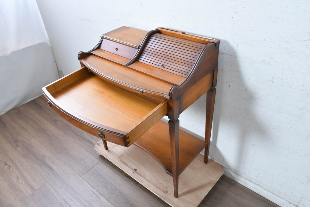 中古　美品　フランス　輸入家具　アンティーク調のシャッター扉付きライティングビューロー　定価推定約35万円　(R-090934)