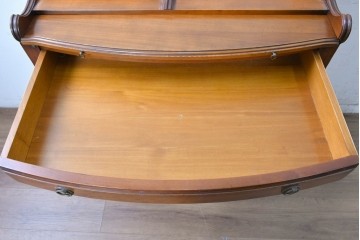 中古　美品　フランス　輸入家具　アンティーク調のシャッター扉付きライティングビューロー　定価推定約35万円　(R-090934)